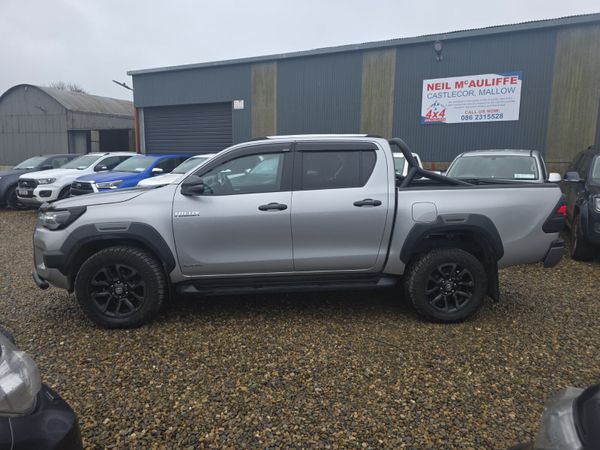 Toyota Hilux 2.8 Invincible 377384619