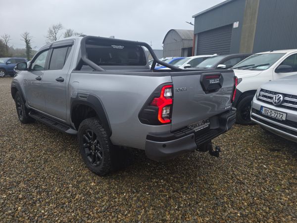 Toyota Hilux 2.8 Invincible 377384621
