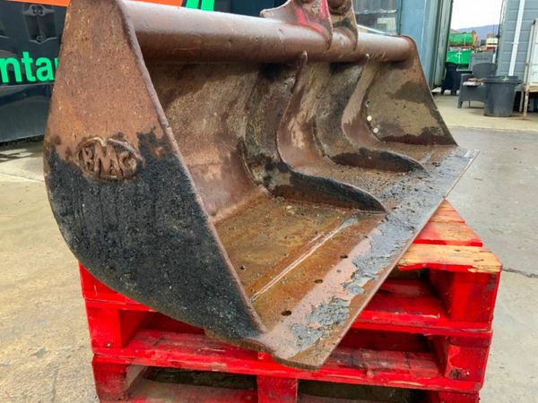 72" BMC GRADING BUCKET.....50mm PINS........283f. 377334740