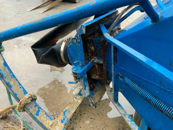 1000lts EICHINGER CONCRETE POURING SKIP......417. 377334795