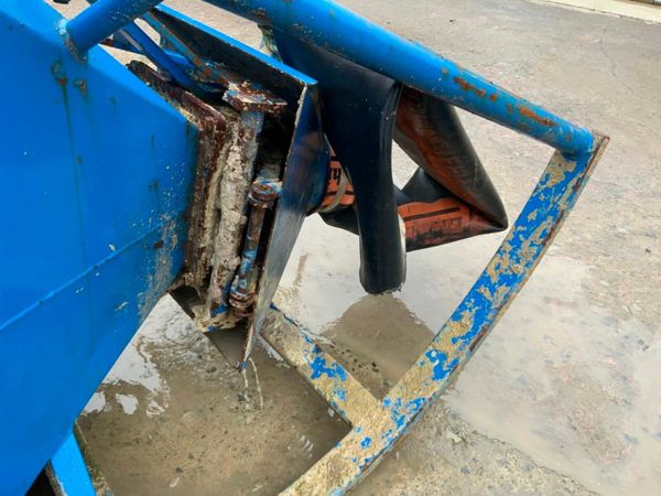 1000lts EICHINGER CONCRETE POURING SKIP......417. 377334805