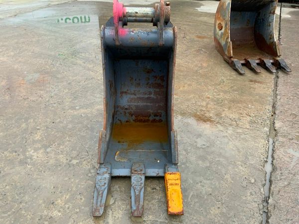 18" STRICKLAND BUCKET...50mm PINS.......284f. 377334812