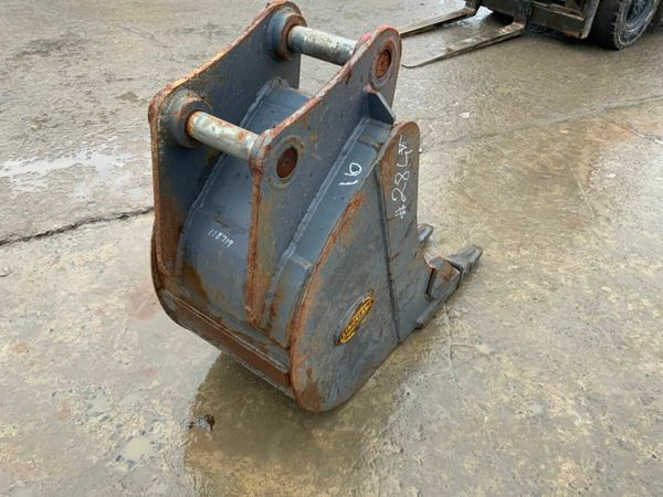 18" STRICKLAND BUCKET...50mm PINS.......284f. 377334819
