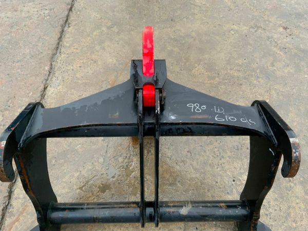 UNUSED HOOK SKIP  LIFTING ATTACHMENT.......743. 377455174