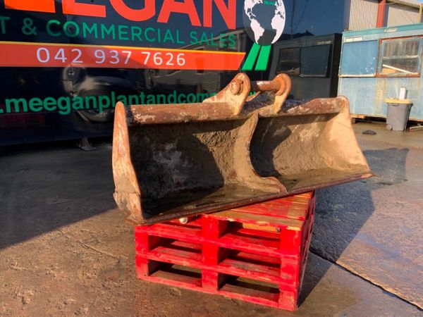 72" GRADING BUCKET.........65mm PINS.........651 377455101