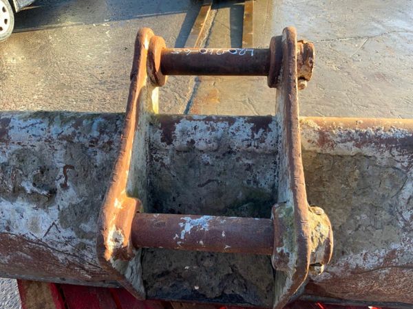 72" GRADING BUCKET.........65mm PINS.........651 377455103