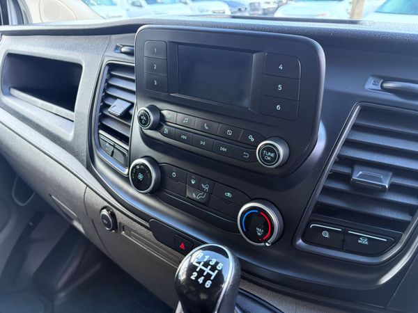 Ford Transit 377463819