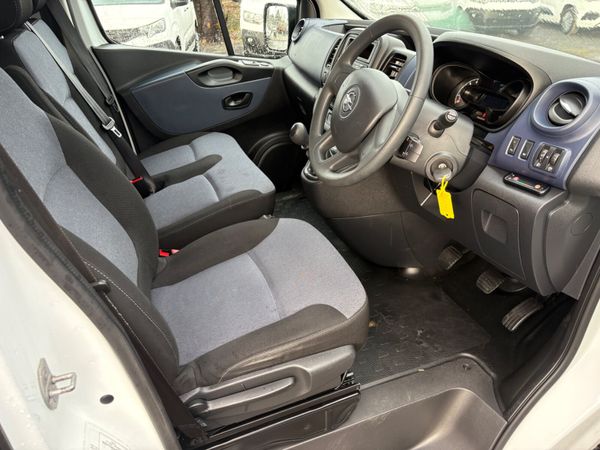 Opel Vivaro 377484519