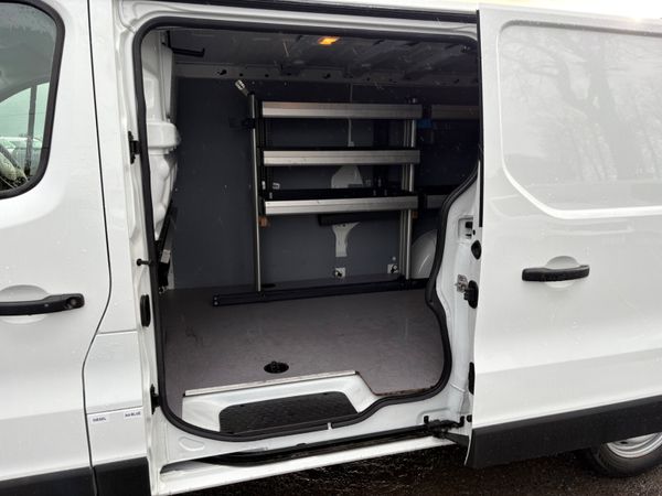 Opel Vivaro 377484530