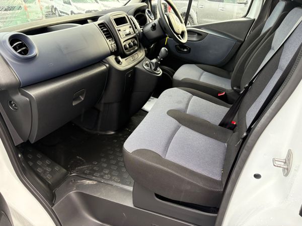 Opel Vivaro 377484539