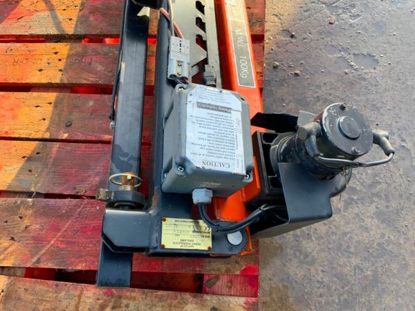 SWINGLIFT LIFTING ARM ATTACHMENT1130 377543117