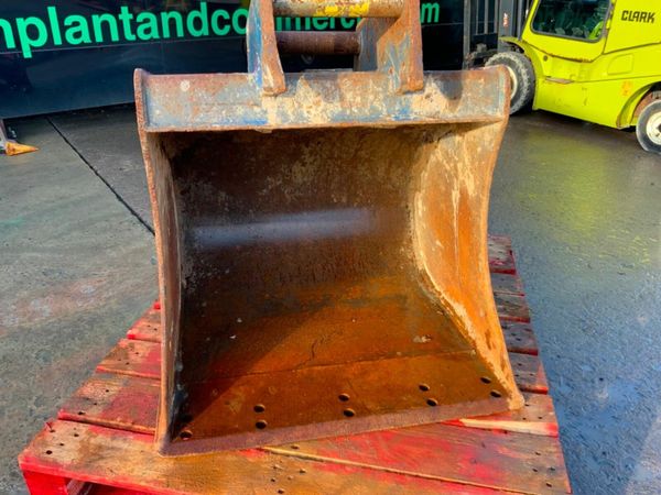 30"  STRICKLAND BUCKET.........50mm PINS........64 377543130