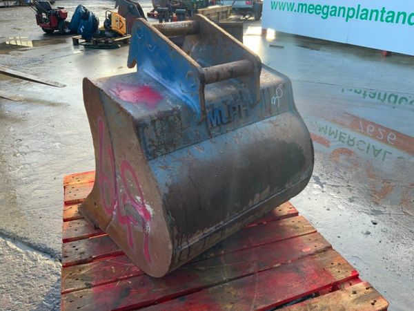 30"  STRICKLAND BUCKET.........50mm PINS........64 377543135