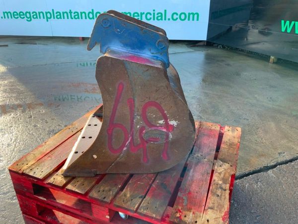 30"  STRICKLAND BUCKET.........50mm PINS........64 377543136