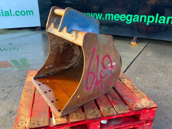 30"  STRICKLAND BUCKET.........50mm PINS........64 377543137