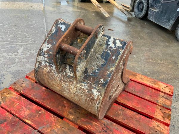 18 MINI DIGGER BUCKET.35mm PINS..1350 377545705