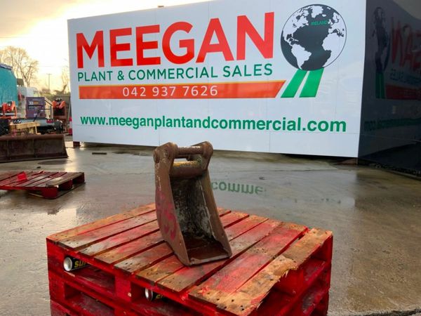 9" MINI DIGGER BUCKET.............40mm PINS....... 377545728