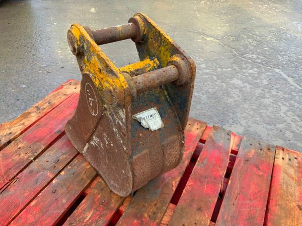 9" MINI DIGGER BUCKET.............40mm PINS....... 377545731