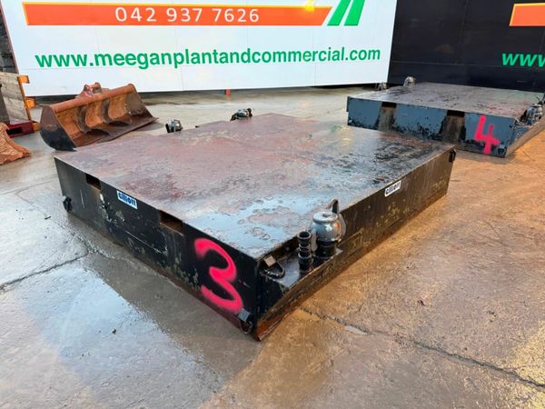 under cabin waste tanks / sewage / effluent .....8 377563142