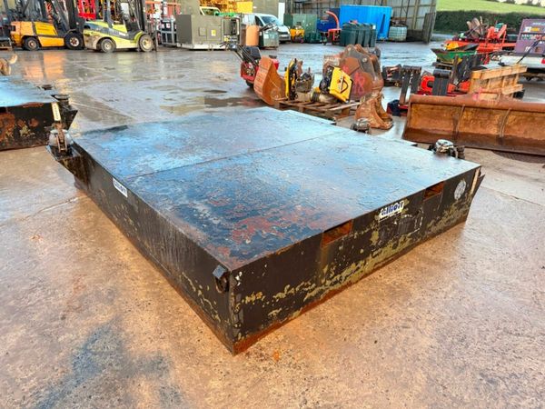 under cabin waste tanks / sewage / effluent .....8 377563143