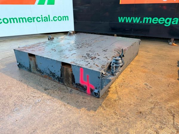 under cabin waste tanks / sewage / effluent .....8 377563146