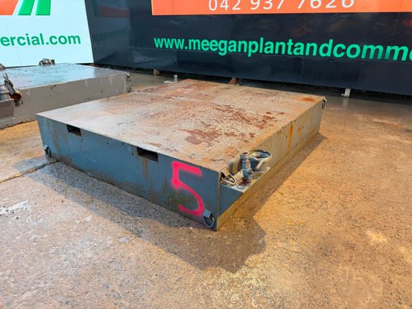 under cabin waste tanks / sewage / effluent .....8 377563150