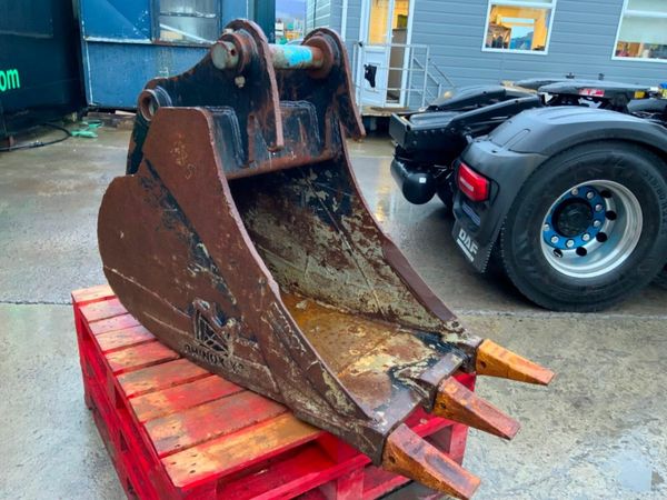 24" RHINOX DIGGING BUCKET.....65mm PINS.......1418 377575432