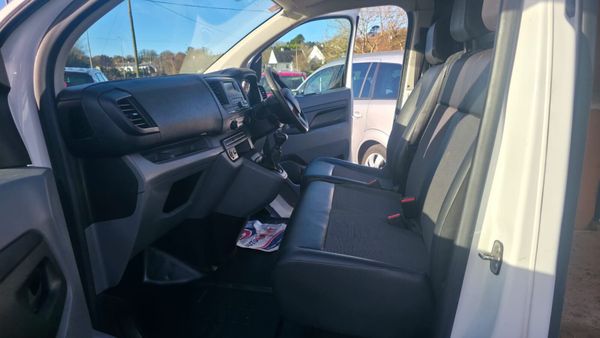 Opel Vivaro 2020 low kms 377598495