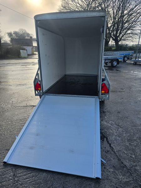 Debon box Trailer 377598520