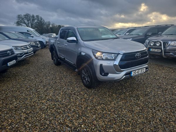 Toyota Hilux 2.8 D4D SR5 377505362