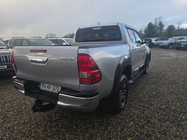 Toyota Hilux 2.8 D4D SR5 377505367