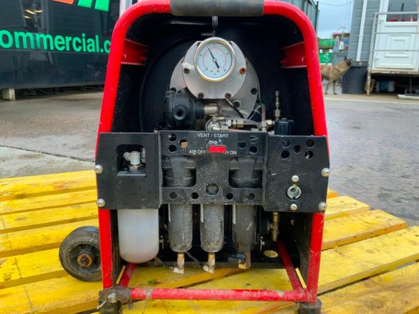 HONDA / FACTAIR PORTABLE air COMPRESSOR..615 377653073