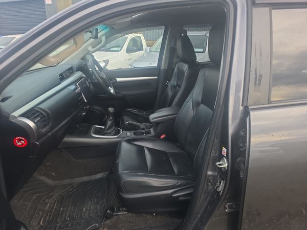 Toyota Hilux 2.8 D4D 377694757