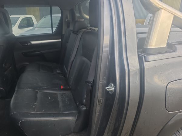 Toyota Hilux 2.8 D4D 377694765