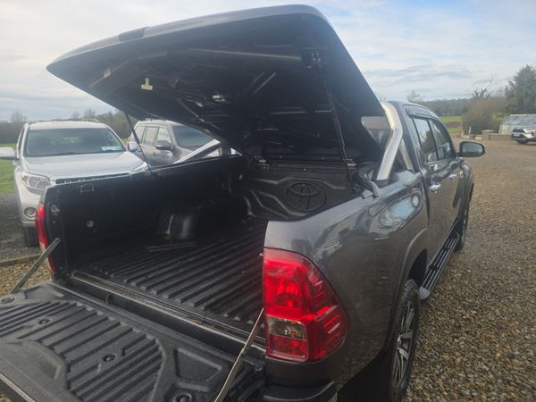 Toyota Hilux 2.8 D4D 377694730