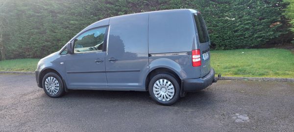 Volkswagen Caddy 2015 377743930