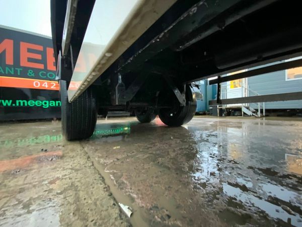 Other Other 28ft TANDEM AXLE URBAN FLAT BED. 377796900