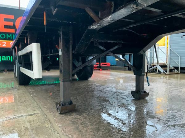 Other Other 28ft TANDEM AXLE URBAN FLAT BED. 377796901