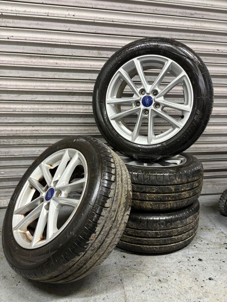 Ford Focus 16” Alloys 377723842