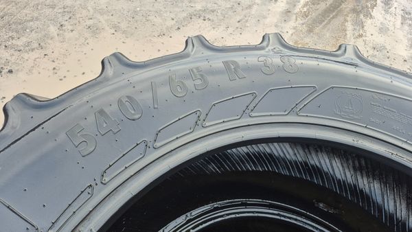 Second hand tractor tyres 377728091