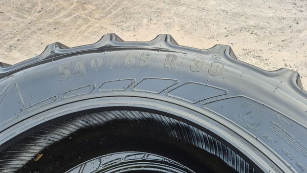 Second hand tractor tyres 377728097