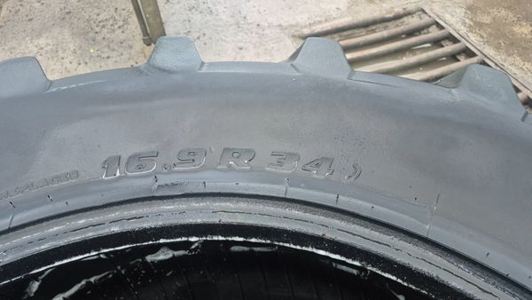 Second hand tractor tyres 377728271