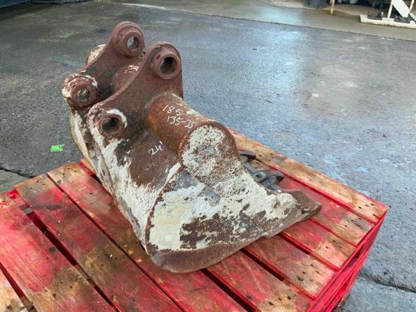 24" MINI DIGGER BUCKET.......35mm PINS.........731 377737052