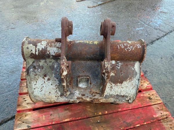 24" MINI DIGGER BUCKET.......35mm PINS.........731 377737055