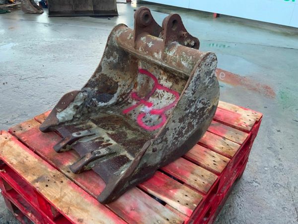 24" MINI DIGGER BUCKET.......35mm PINS.........731 377737058