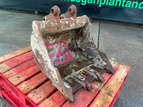 24" MINI DIGGER BUCKET.......35mm PINS.........731 377737060