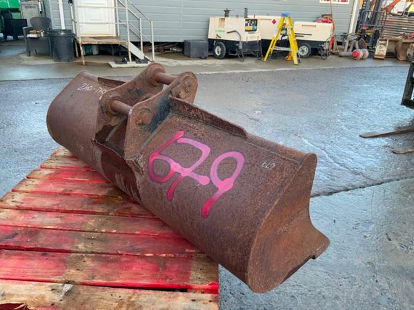 60" GRADING BUCKET.........45mm PINS .......679. 377737067