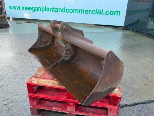 60" GRADING BUCKET.........45mm PINS .......679. 377737070