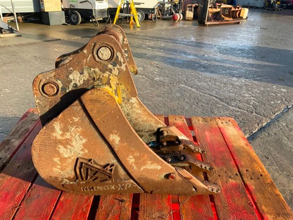 12" MINI DIGGING BUCKET......40 mm PINS.........12 377737084