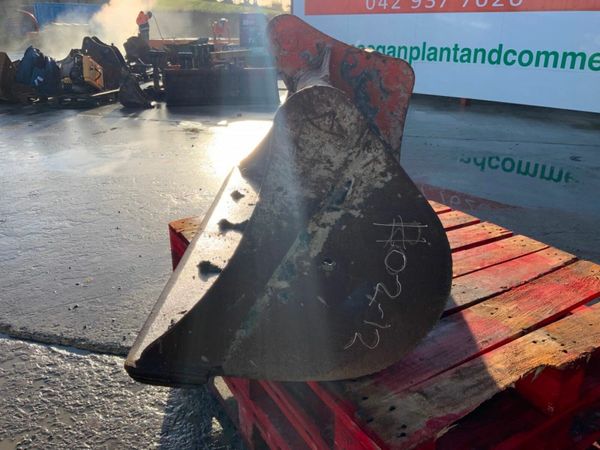 60" GRADING BUCKET......50mm PINS.........022. 377737098